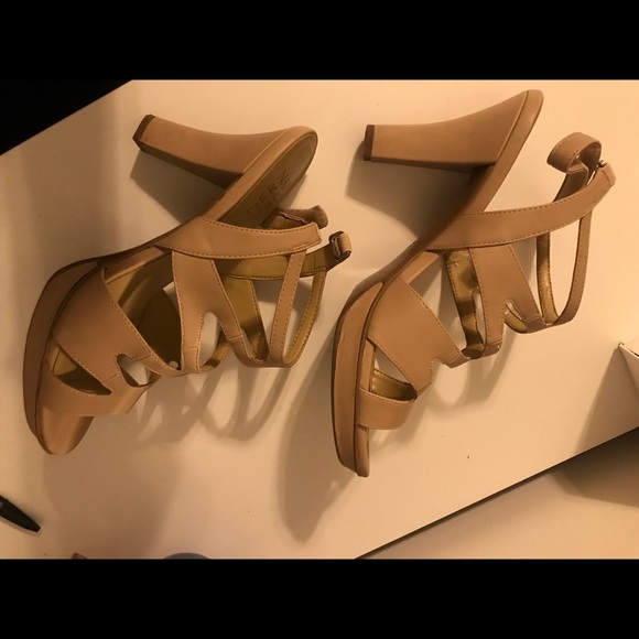 nude heels - Picture 2 of 4